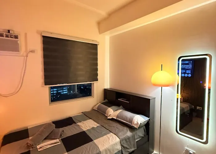 Shades Of Gray Urban Deca Towers Cubao Aparthotel