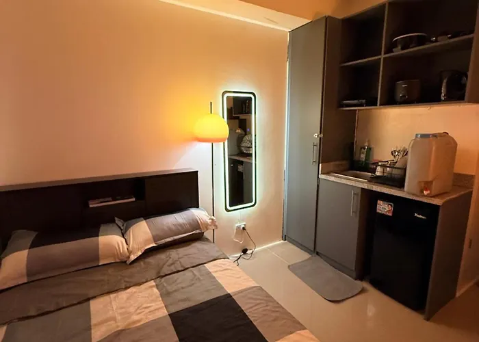Shades Of Gray Urban Deca Towers Cubao Aparthotel *